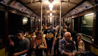 Los viejos coches de la L&iacute;nea A, declarados Monumento Hist&oacute;rico Nacional