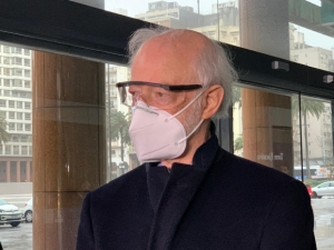 Otra vez López Mena y van...