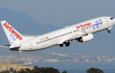 Air Europa compite con Air Nostrum bajando un 40% los vuelos interislas