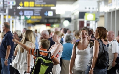 Alerta en turismo ante impacto de incertidumbre y volatilidad econ&oacute;mica