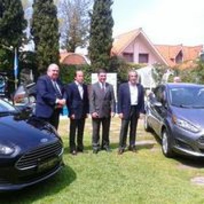 Enrique Shaw, Gerente Comercial; Fernando Pascual, Presidente;  Cr. Nicol&aacute;s Papariello, Gerente General; Raul Pascal, Director.