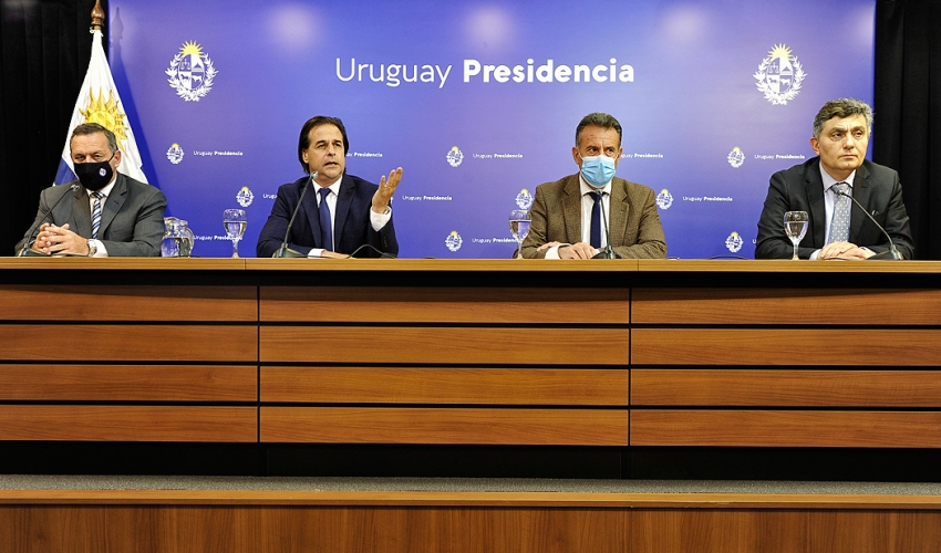 Lacalle Pou: &quot;Será un verano restringido. Las fronteras van a estar básicamente cerradas, salvo excepciones que ya se conocen y quizá, alguna más&quot;.