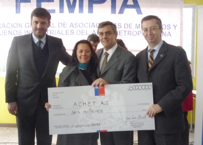 José Luis Uriarte, Gerente General de SERCOTEC; Lorena Arriagada, secretaria general Achet; Pablo Longueira, Ministro de Economía, Fomento y Turismo y Tomás Flores, Subsecretario de Economía.