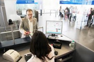 Argentina: aumentan controles migratorios contra falsos turistas