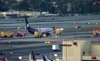 Se desploma tren de aterrizaje de avi&oacute;n en Los &Aacute;ngeles