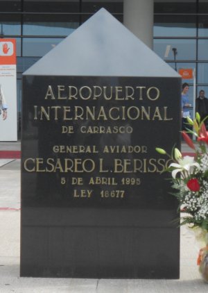 Ni La Cumparsita, Benedetti o Gardel, el aeropuerto es el General Ces&aacute;reo L. Berisso