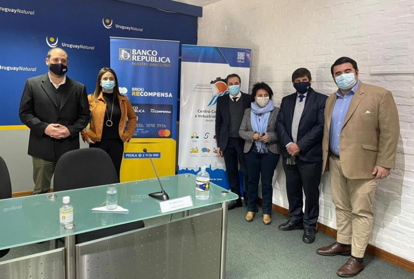 Director de Turismo de la Intendencia de Paysand&uacute; Jos&eacute; Manuel Galv&aacute;n; Presidenta de la Comisi&oacute;n de Turismo de Salto Flavia Lavecchia; Gerente General de Arapey Thermal Adri&aacute;n Popruzuk; Directora de Promoci&oacute;n y Desarrollo de la Intendencia de Salto Soledad Marazzano; Sub Gerente General del &Aacute;rea Personas del Banco Rep&uacute;blica Juan Albereti; Intendente de Paysand&uacute; Nicol&aacute;s Olivera.