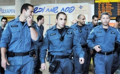Policias armados patrullan d&iacute;a y noche los per&iacute;metros aeroportuarios.