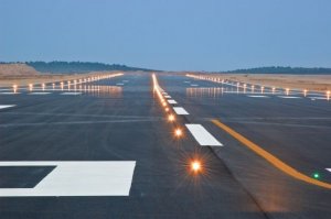 Silencio de turbinas y sin bandera uruguaya en cielo rioplatense