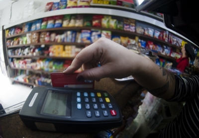 Uruguay: por acuerdo bajar&aacute;n el arancel de tarjetas de d&eacute;bito a comercios