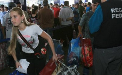 Brasil suspende medida de desestimular compras en frontera