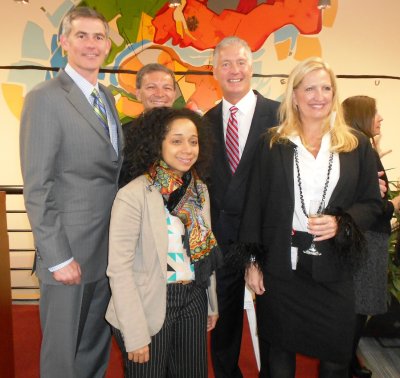 Hugh Jones, Presidente de la Divisi&oacute;n para Aerol&iacute;neas; Mark Silagy, Vice Presidente Senior, Client Executive; Julissa Reynoso, Embajadora de los Estados Unidos en Uruguay; Jay Jones, Vicepresidente Senior de Sabre Travel Network; Jean Shaw, Vicepresidente del Centro Global Sabre.