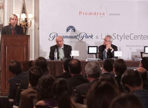 El &lsquo;milmillonario&rsquo; parque Paramount de Murcia abrir&aacute; en 2015