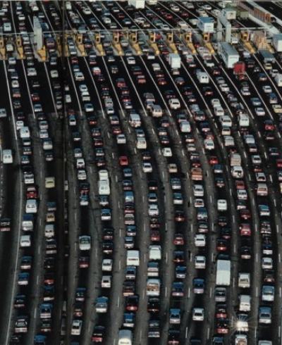 "Prohibido leer en la oficina": La autopista del sur - Julio Cort&aacute;zar 
