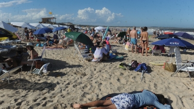 Playa de Jose Ignacio repleta de gente turistas durante la temporada 2017/2018 