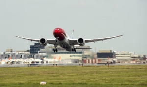 Norwegian respira tras conseguir aplazar su deuda