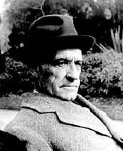 El pensador español que quería ser argentino, José Ortega y Gasset conoció a la Argentina en época de crisis. Su mandato &quot;¡argentinos, a las cosas!&quot; surgió de una relación íntima con el país, incluidas sus mujeres, y de una añoranza de &quot;vida criolla&quot;. Ese mandato suponía un diagnóstico que aún tiene vigencia: el fondo de descontento y tristeza de los argentinos, su sensación de ambiciones frustradas por anticipado, la búsqueda de modelos antes que de soluciones propias, les impedía usar a fondo su excepcional capacidad.