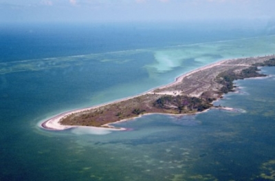 Modernizan isla de Holbox, último rincón virgen del Caribe mexicano