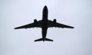 Expertos y autoridades debaten en El Salvador sobre industria de la aviaci&oacute;n