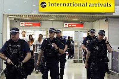 Una “amenaza creíble” refuerza la seguridad en aeropuertos británicos