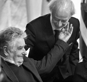 Al culebrón de Cosmo le faltan muchos capítulos. Los mails de El País y el audio de PDA Radio con el análisis