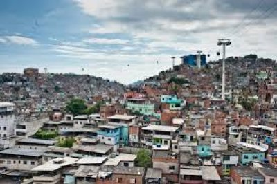 El teleférico lleva a los turistas a la Favela del Alemán, dice el arquitecto
