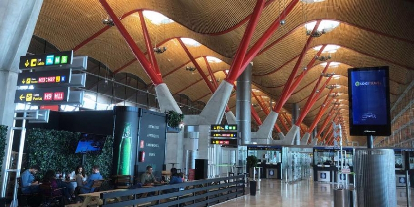 M&aacute;s de 5.000 viajeros perdieron su vuelo en noviembre en Barajas por la congesti&oacute;n en el control de pasaportes