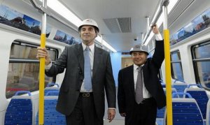 Florencio Randazzo en China comprando trenes