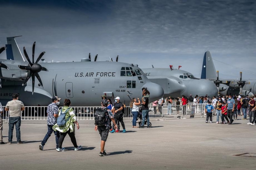 Con improvisaci&oacute;n, FIDAE pasa la prueba, pero no logra destacar