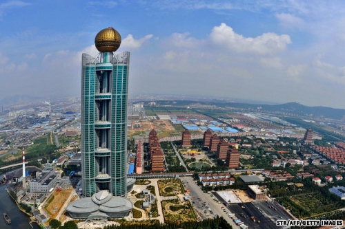 El pueblo &lsquo;m&aacute;s rico&rsquo; de China lleva el turismo a los cielos