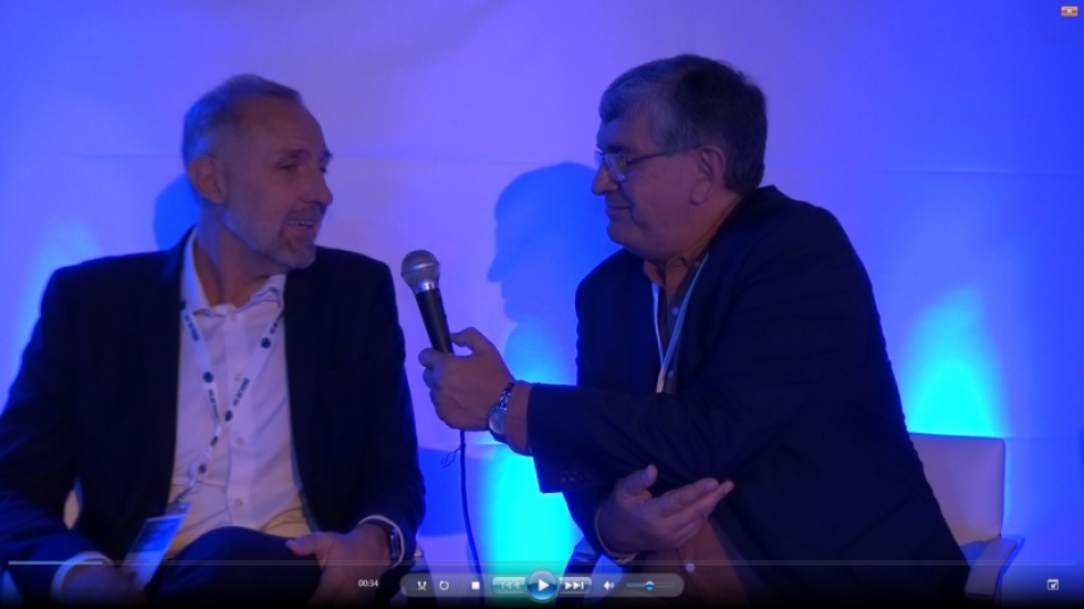 Gustavo Esusy entrevistade por Sergio Antonio Herrera. 