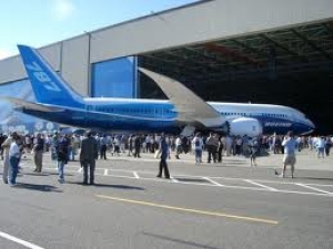 Boeing gan&oacute; un 52% m&aacute;s en el primer trimestre, mucho m&aacute;s de lo previsto 