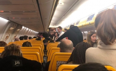 Pesadilla de 200 pasajeros atrapados en un avi&oacute;n
