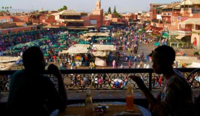 La bulliciosa plaza principal Yemaa el Fna, gran atractivo turístico.