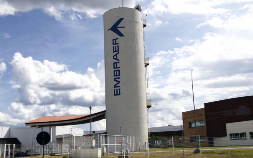 Empleados de Embraer comienzan huelga indefinida