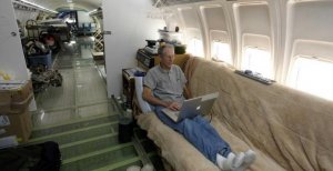 El hombre que vive en un avi&oacute;n