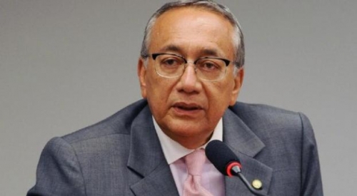 Ministro propone devoluci&oacute;n de impuestos para turistas extranjeros