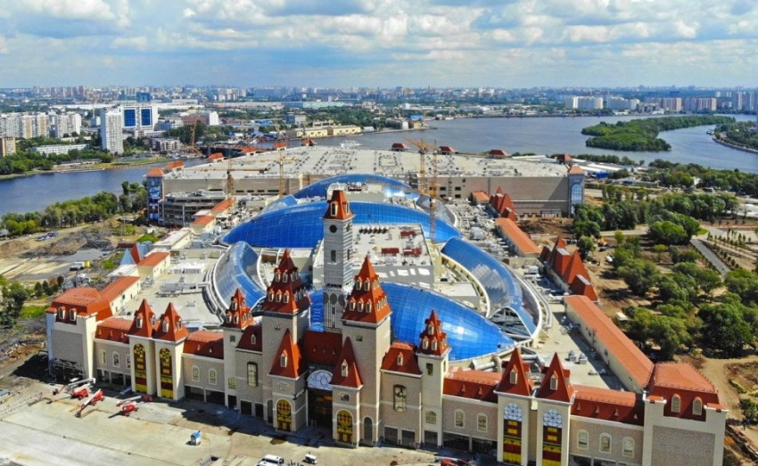 Mosc&uacute; abre su gigantesca versi&oacute;n de Disneylandia