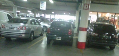 El estacionamiento de Tienda Inglesa de Atl&aacute;ntiida es un bar&oacute;metro confiable