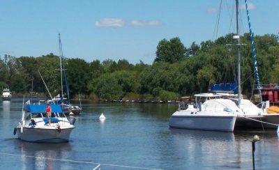 Las autoridades de los puertos locales se&ntilde;alaron la presencia de unos 40 barcos.