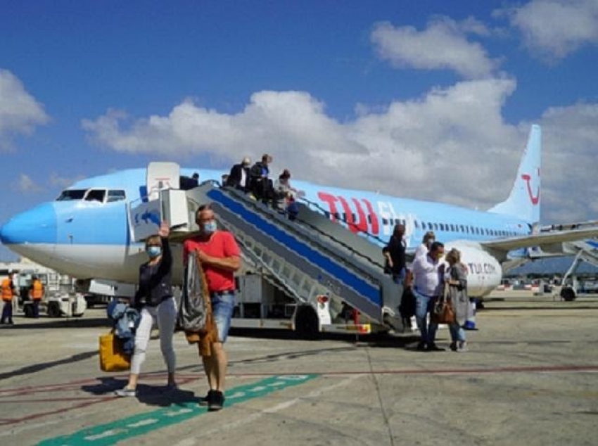 Espa&ntilde;a: freno al turismo, los PCR en origen cuestan m&aacute;s que el avi&oacute;n