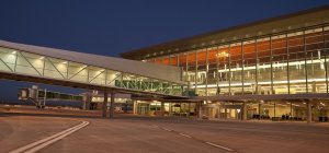 Siguen en caida el tr&aacute;fico de pasajeros internacionales en Argentina