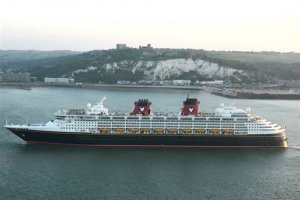 Tres compa&ntilde;&iacute;as de cruceros prohiben fumar en los balcones de los camarotes privados