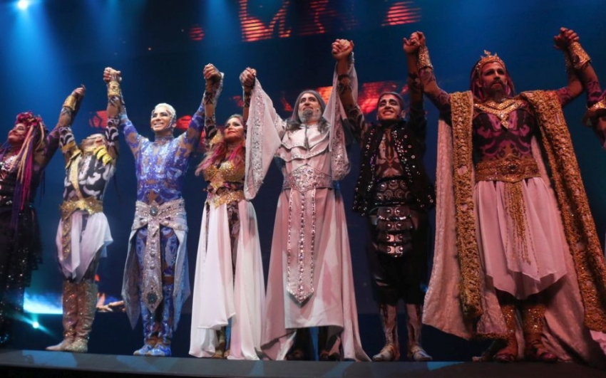 Flavio Mendoza contin&ugrave;a presentando su espect&aacute;culo "Siddharta: buscando la verdad" en el teatro Luxor de Villa Carlos Paz. 