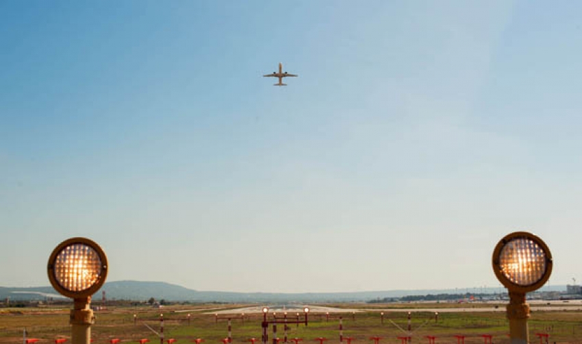 Recortes en vuelos desde y hacia Espa&ntilde;a: Iberia, Easyjet, Ryanair y Air Europa