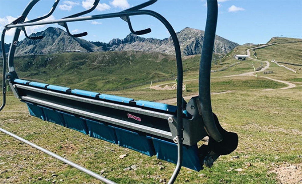 El turismo de esqu&iacute; europeo en crisis por la carencia de nieve