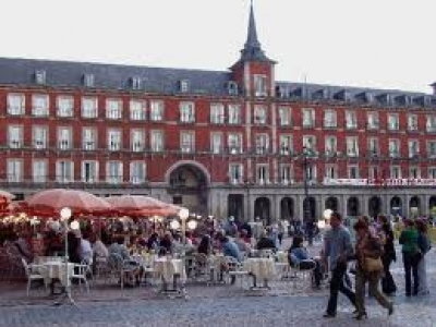  El turismo fue en el 2012 el salvavidas económico de una España en crisis