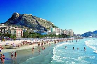 El turismo de sol y playa redujo en 2.500 millones sus ingresos de 2001-2008