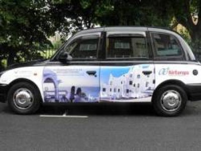 Circulan en Londres taxis con imágenes turísticas de Uruguay