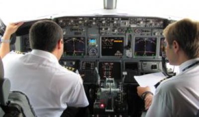 Accidente de avi&oacute;n en Malasia: La transcripci&oacute;n de las conversaciones del Boeing desaparecido sale a la luz